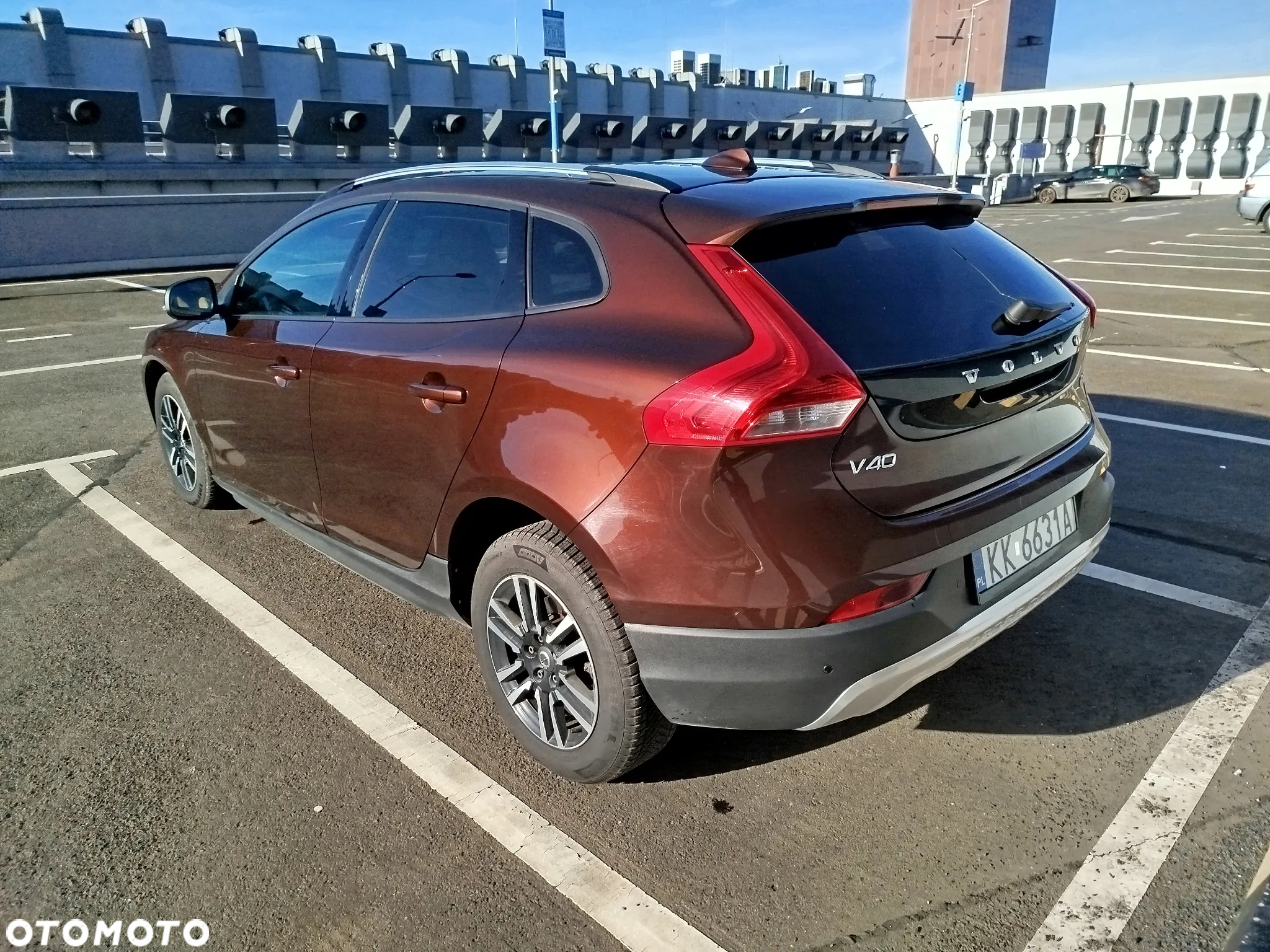 Volvo V40 Cross Country D2 Drive-E Momentum - 4