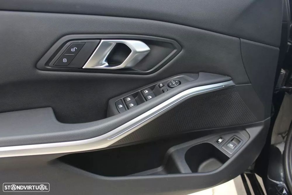 BMW 330 e Touring Aut. M Sport - 36