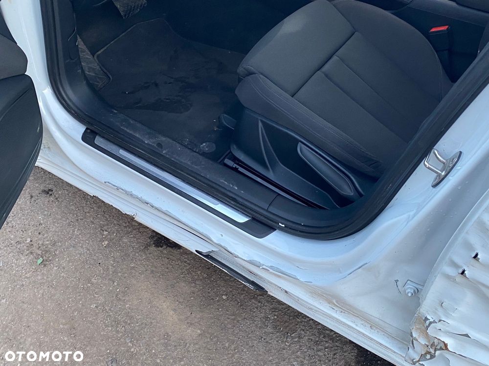 Audi A4 Limousine 40 TFSI S tronic advanced - 15