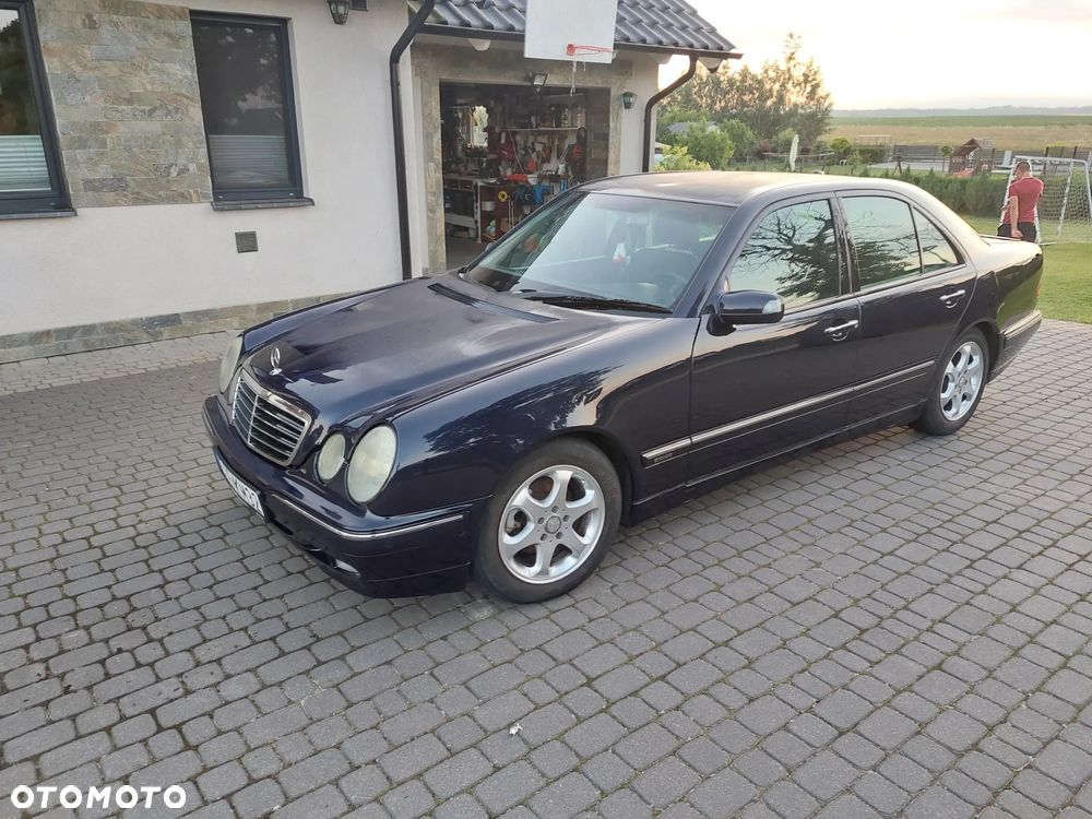 Mercedes-Benz Klasa E - 4
