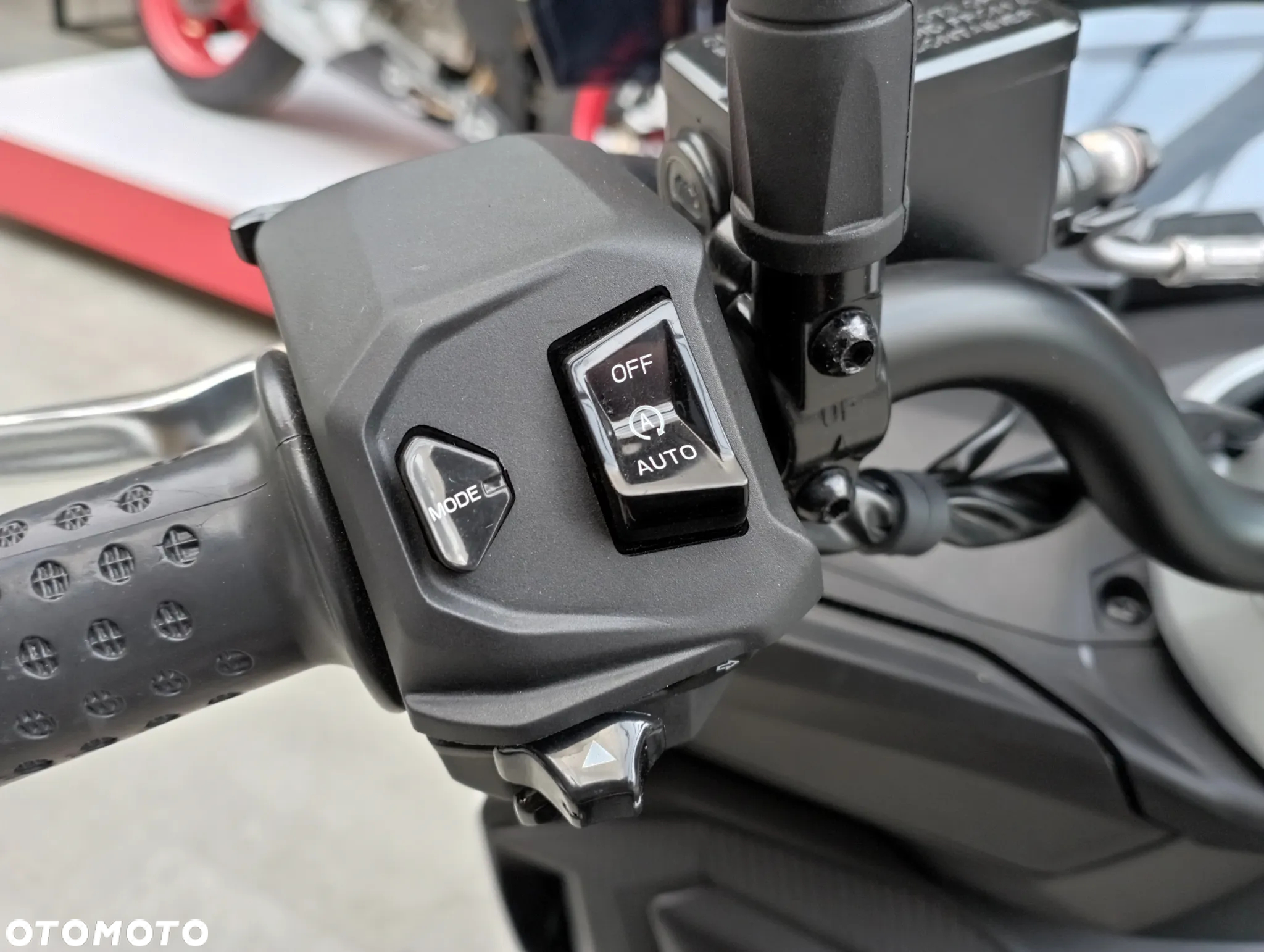 Aprilia SR - 12