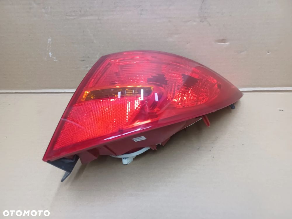 LAMPA TYLNA PRAWA OPEL MERIVA B - 4