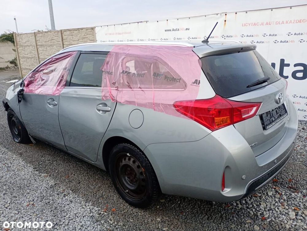 Toyota Auris 1.6 Life - 6