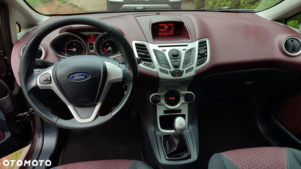 Ford Fiesta 1.25 Platinium X - 28