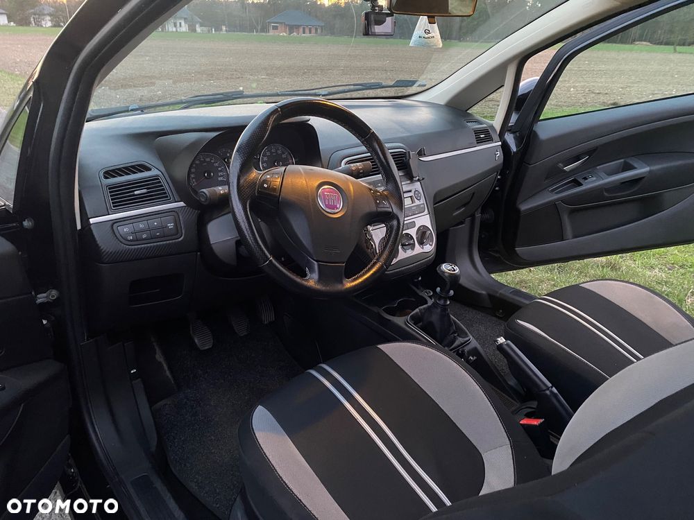 Fiat Grande Punto 1.4 8V - 17