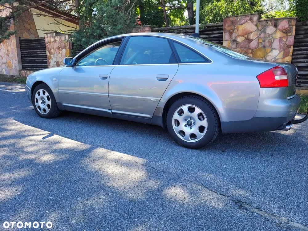 Audi A6 Limousine 2.4 - 4