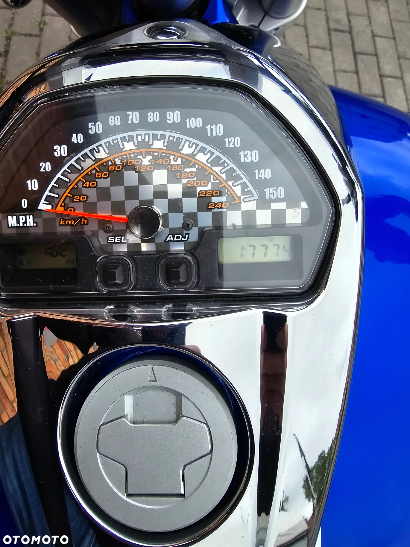 Suzuki VZ - 16