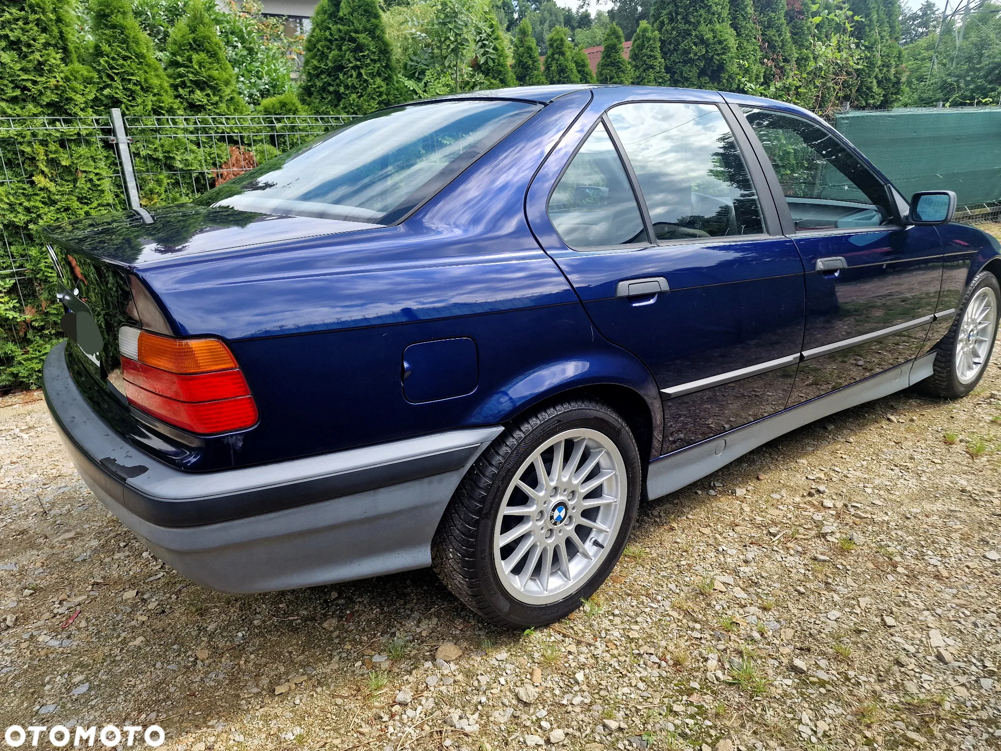 BMW Seria 3 318i - 4