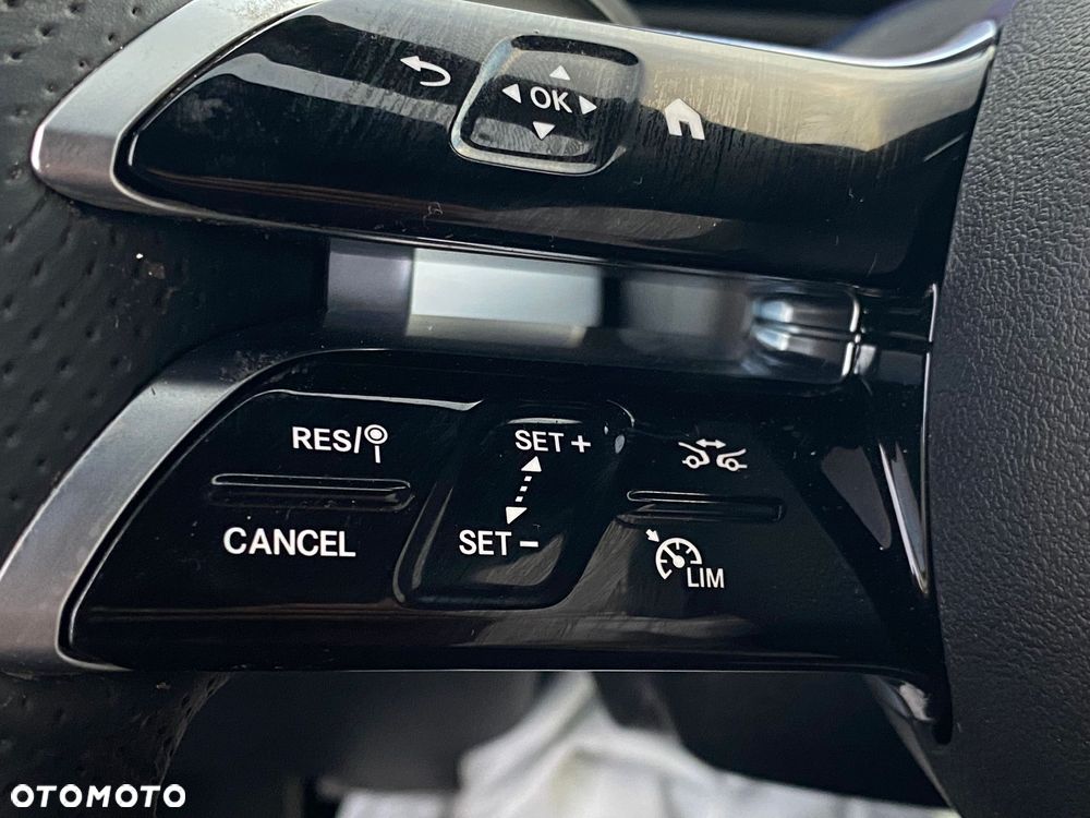 Mercedes-Benz GLB 200 AMG Line 7G-DCT - 23