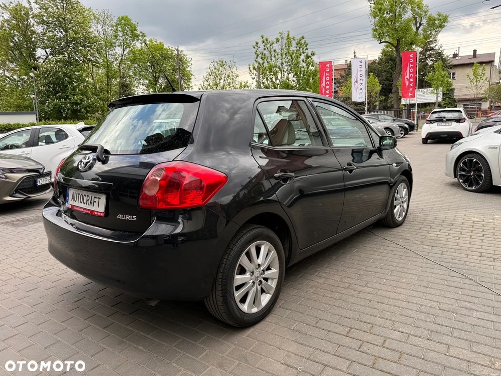 Toyota Auris 1.8 Premium - 25
