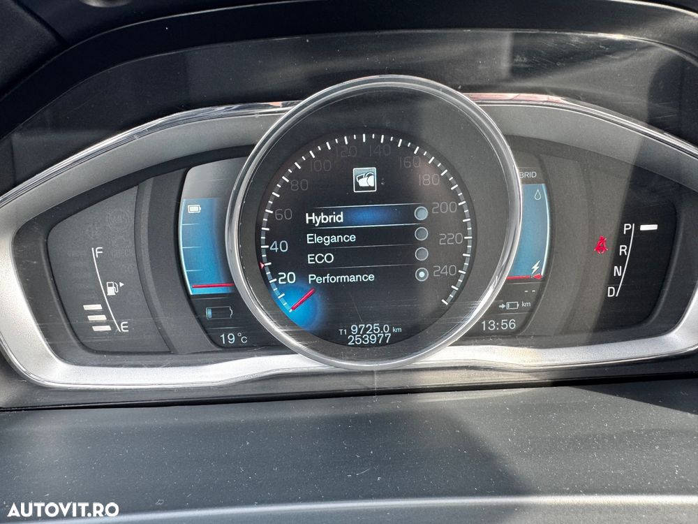 Volvo V60 D6 Plug-In-Hybrid AWD Geartronic Pure Limited - 13