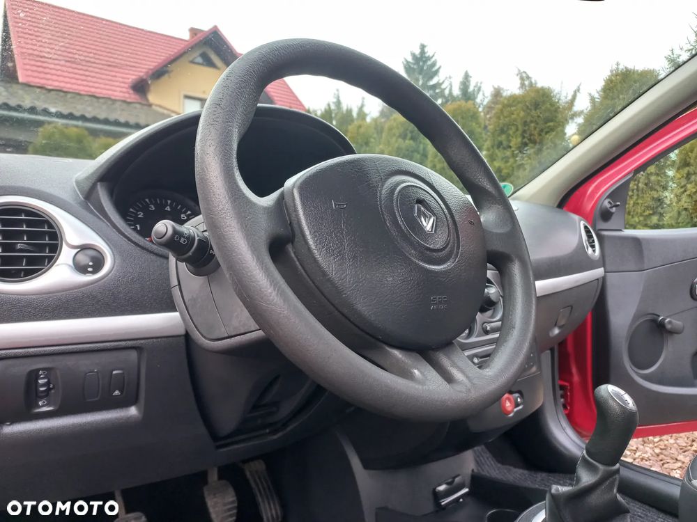 Renault Clio - 17
