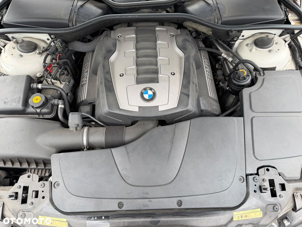 BMW Seria 7 740i - 36