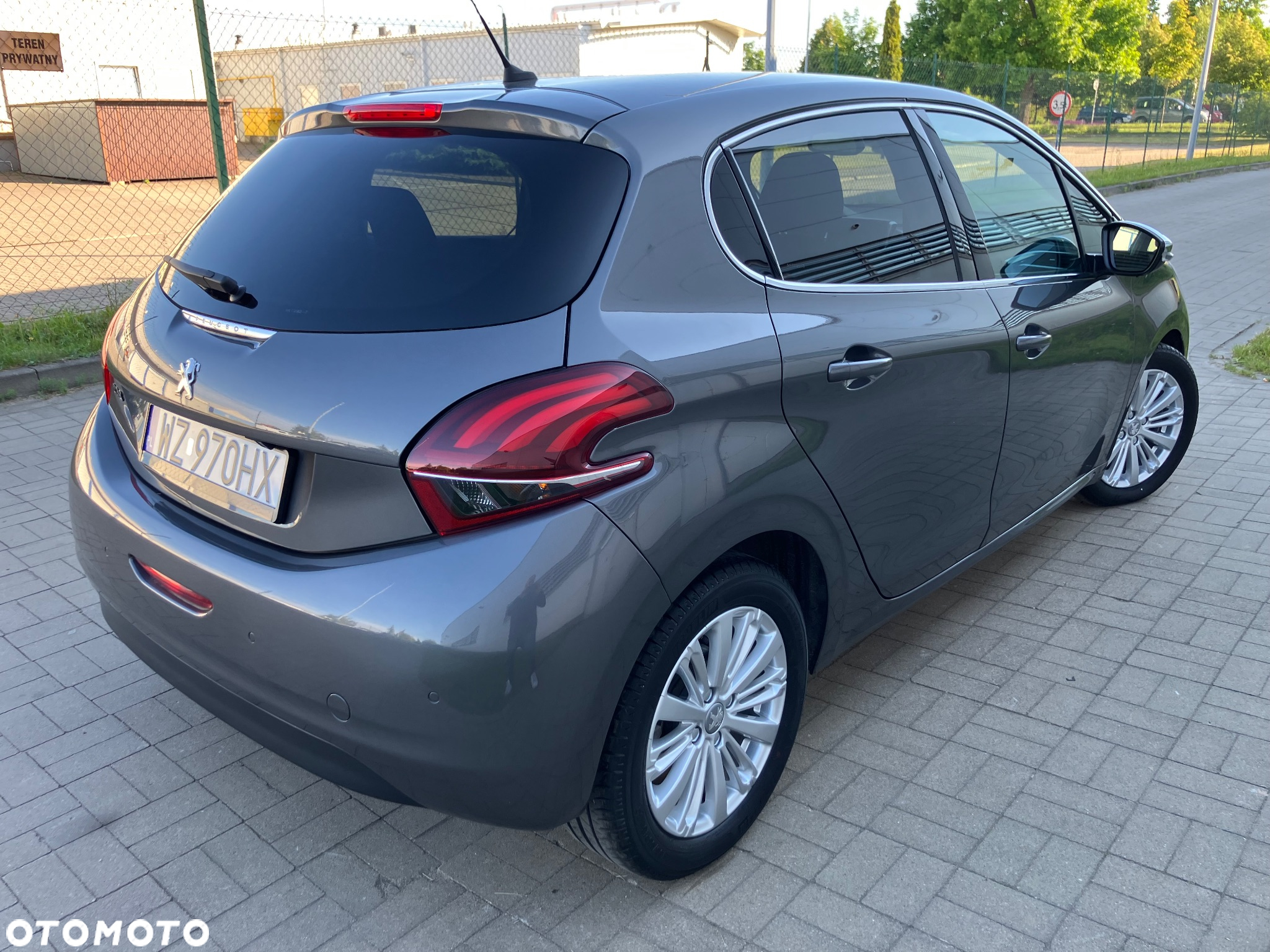 Peugeot 208 1.2 PureTech Allure S&S EAT6 - 4