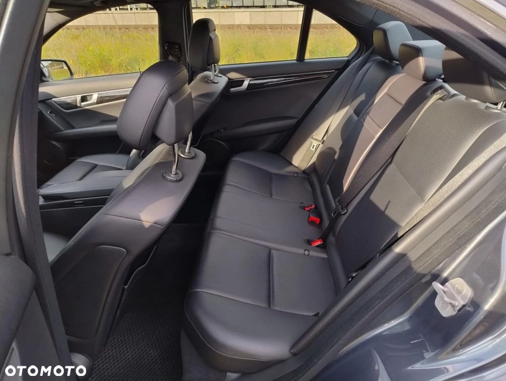Mercedes-Benz Klasa C 350 4Matic (BlueEFFICIENCY) 7G-TRONIC Avantgarde - 13