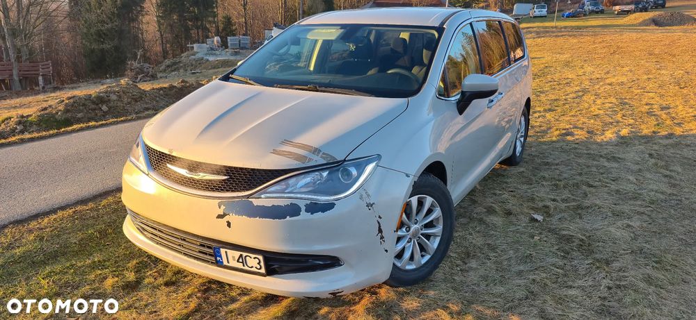 Chrysler Pacifica - 2