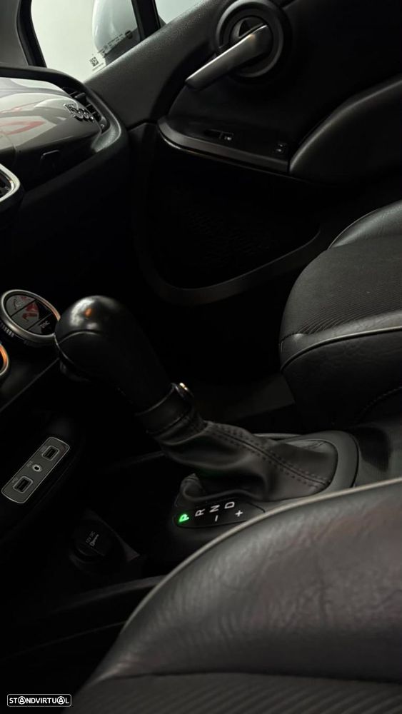Fiat 500X 1.6 MJ City Cross DCT - 12