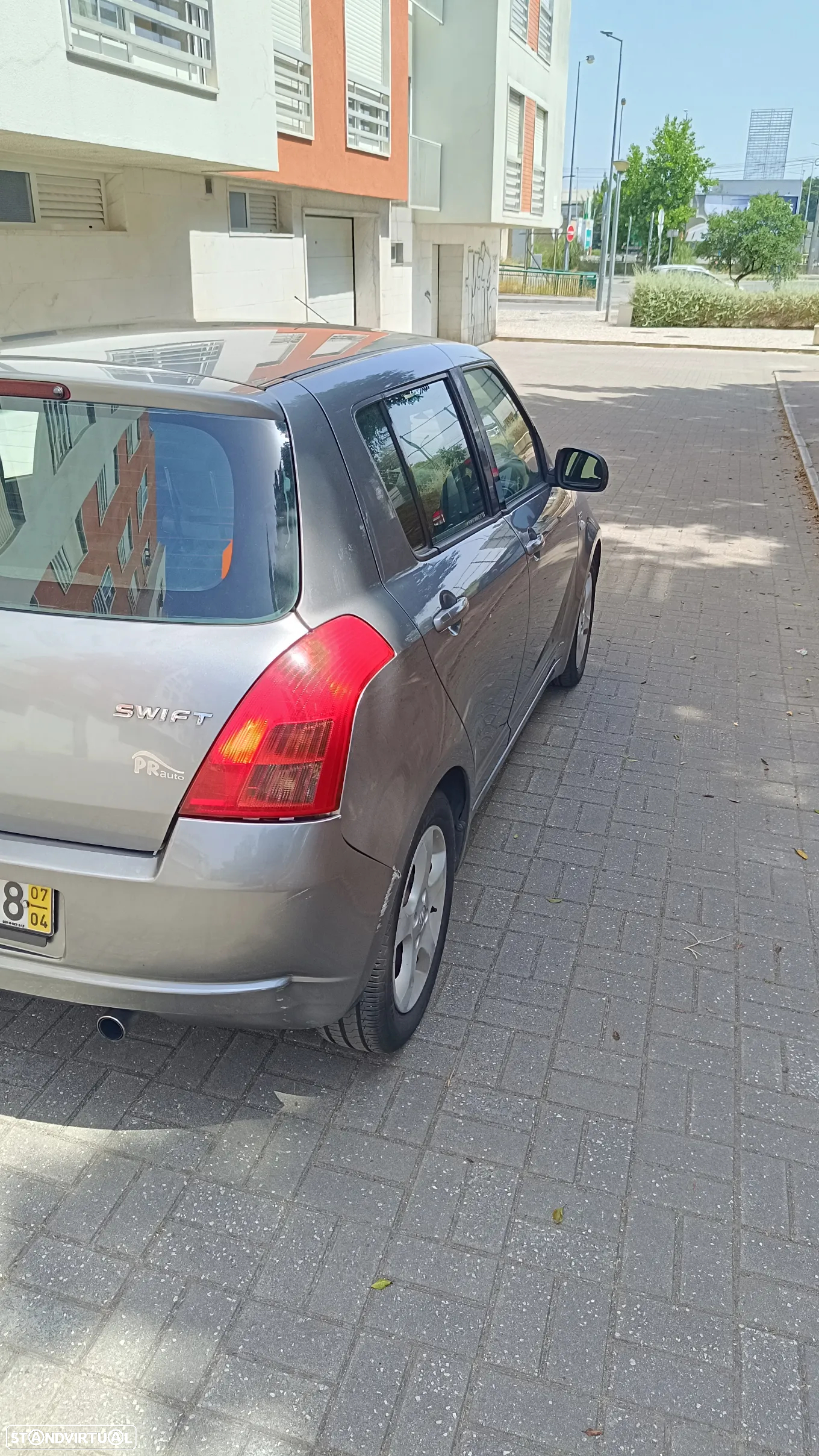 Suzuki Swift 1.3 DDiS GL - 4