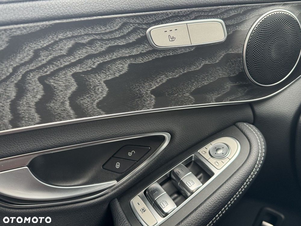 Mercedes-Benz Klasa C 300 d 4MATIC 9G-TRONIC - 16