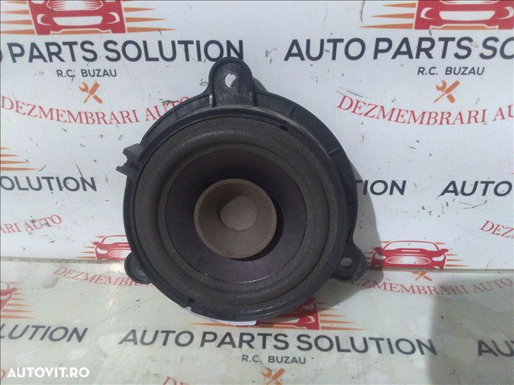 boxa usa dreapta fata renault megane 3 an fabr. 2012 - 1