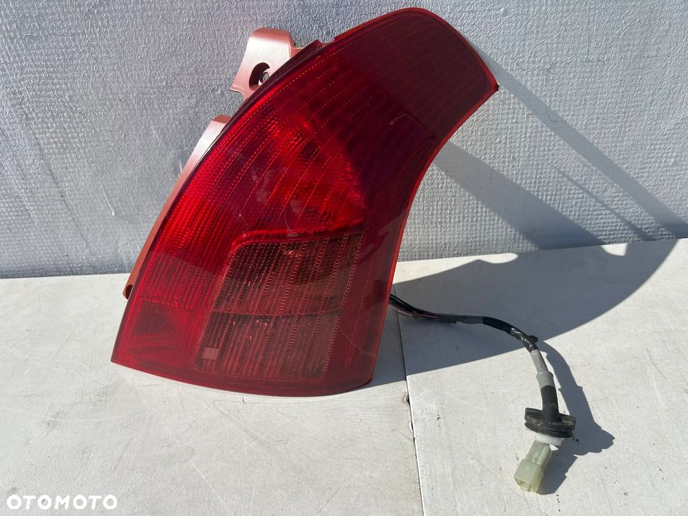 SUZUKI SWIFT MK6 LAMPA TYŁ PRAWA - 1