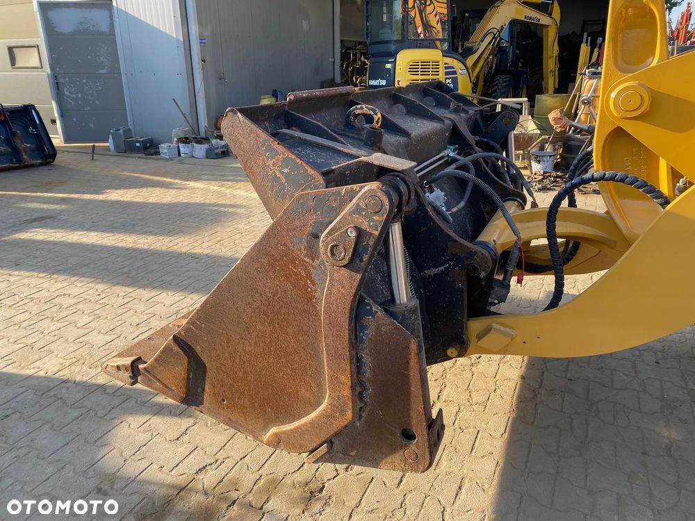 Caterpillar CAT 908H2, 6200 MTH, ŁYŻKA OTWIERANA + WIDŁY, z NIEMIEC, - 19