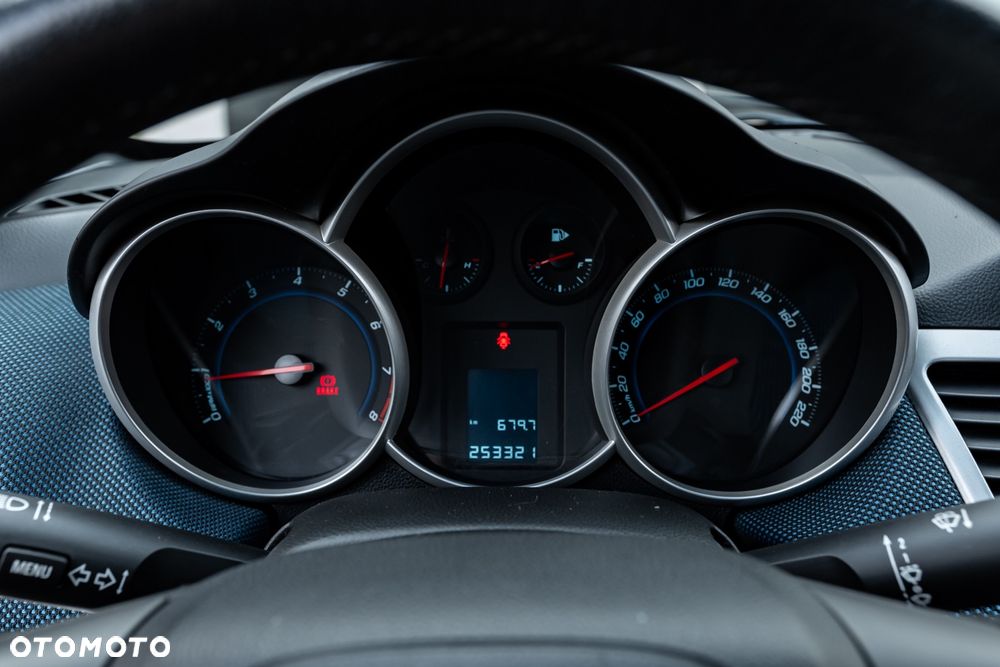 Chevrolet Cruze 1.8 LT - 29