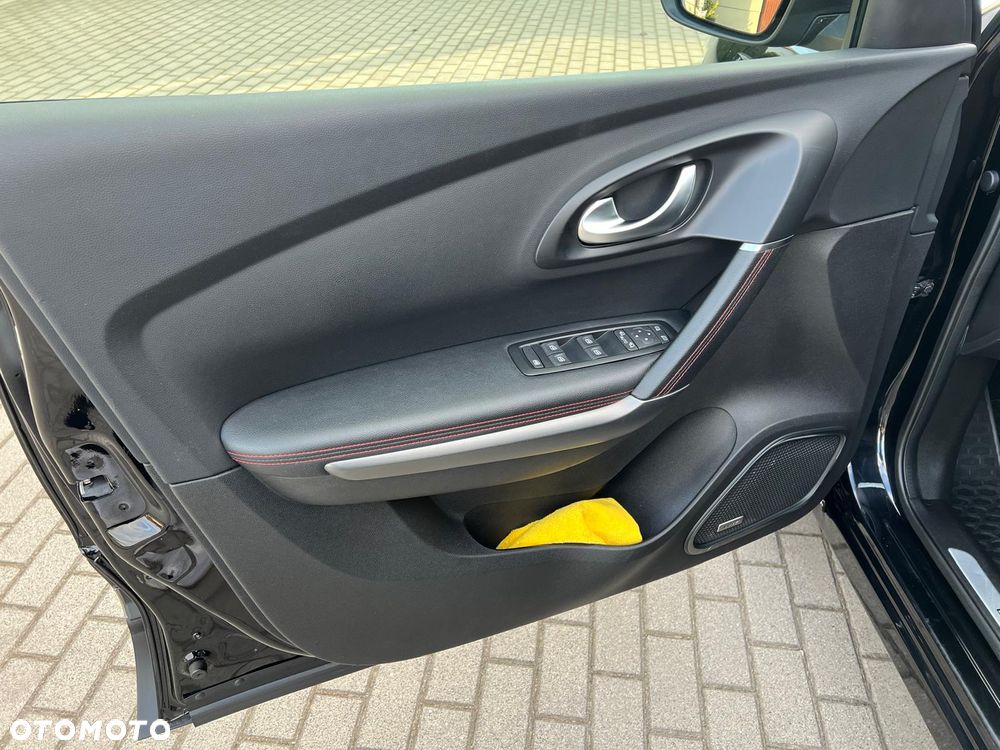 Renault Kadjar TCe 140 EDC GPF BLACK EDITION - 12