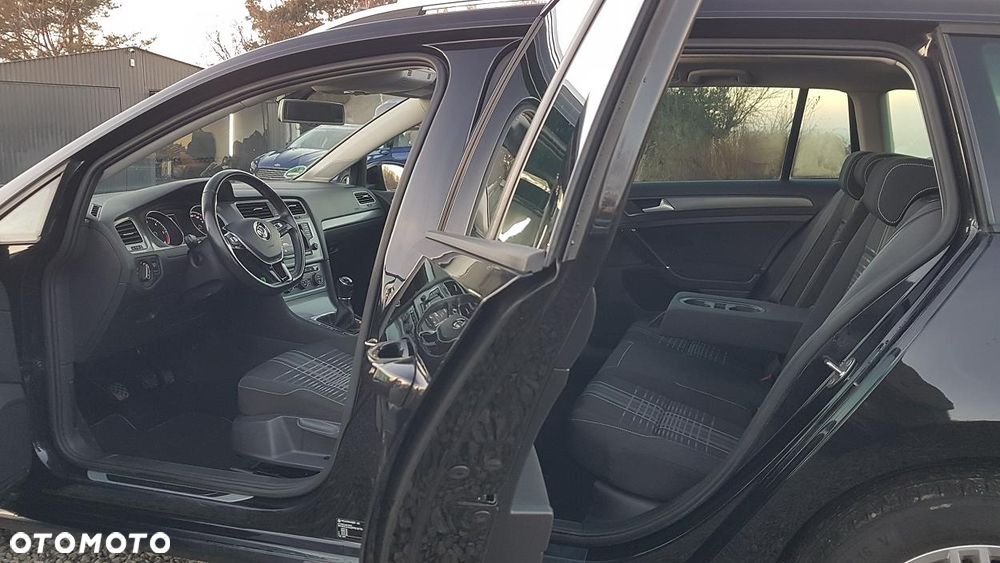 Volkswagen Golf Variant 2.0 TDI BlueMotion Technology Lounge - 21