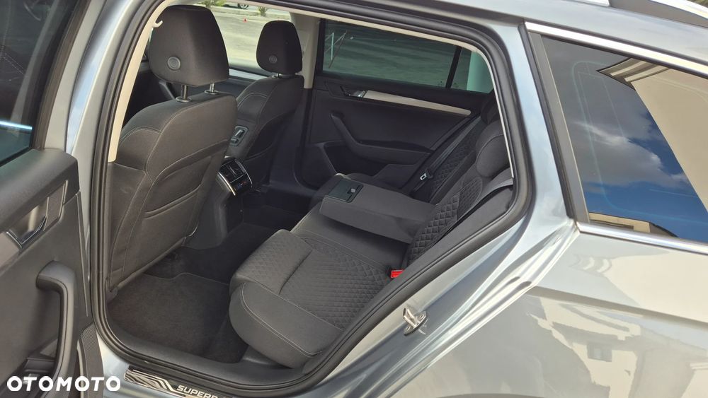 Skoda Superb 2.0 TDI DSG Sportline - 15