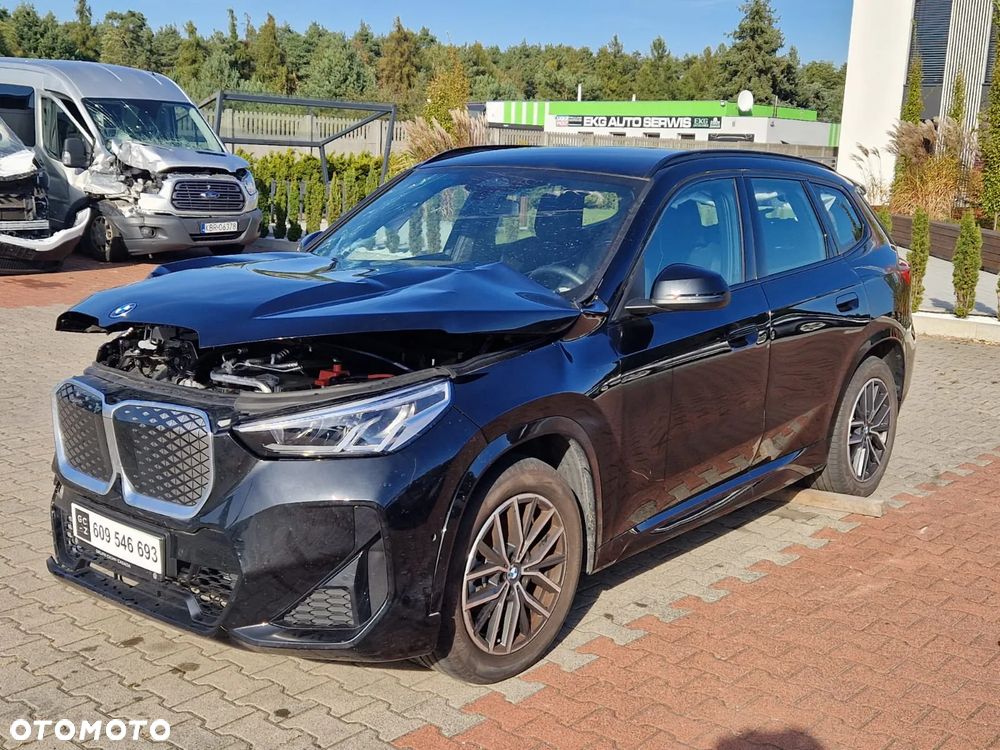BMW iX1 - 3