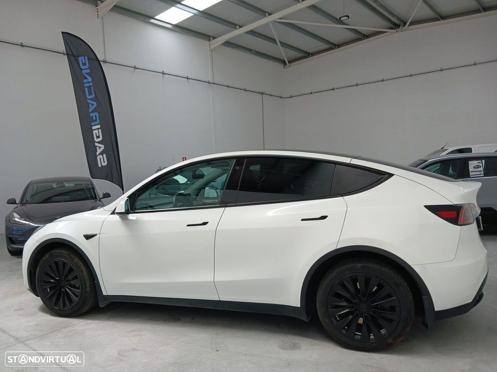 Tesla Model Y Standard - 12