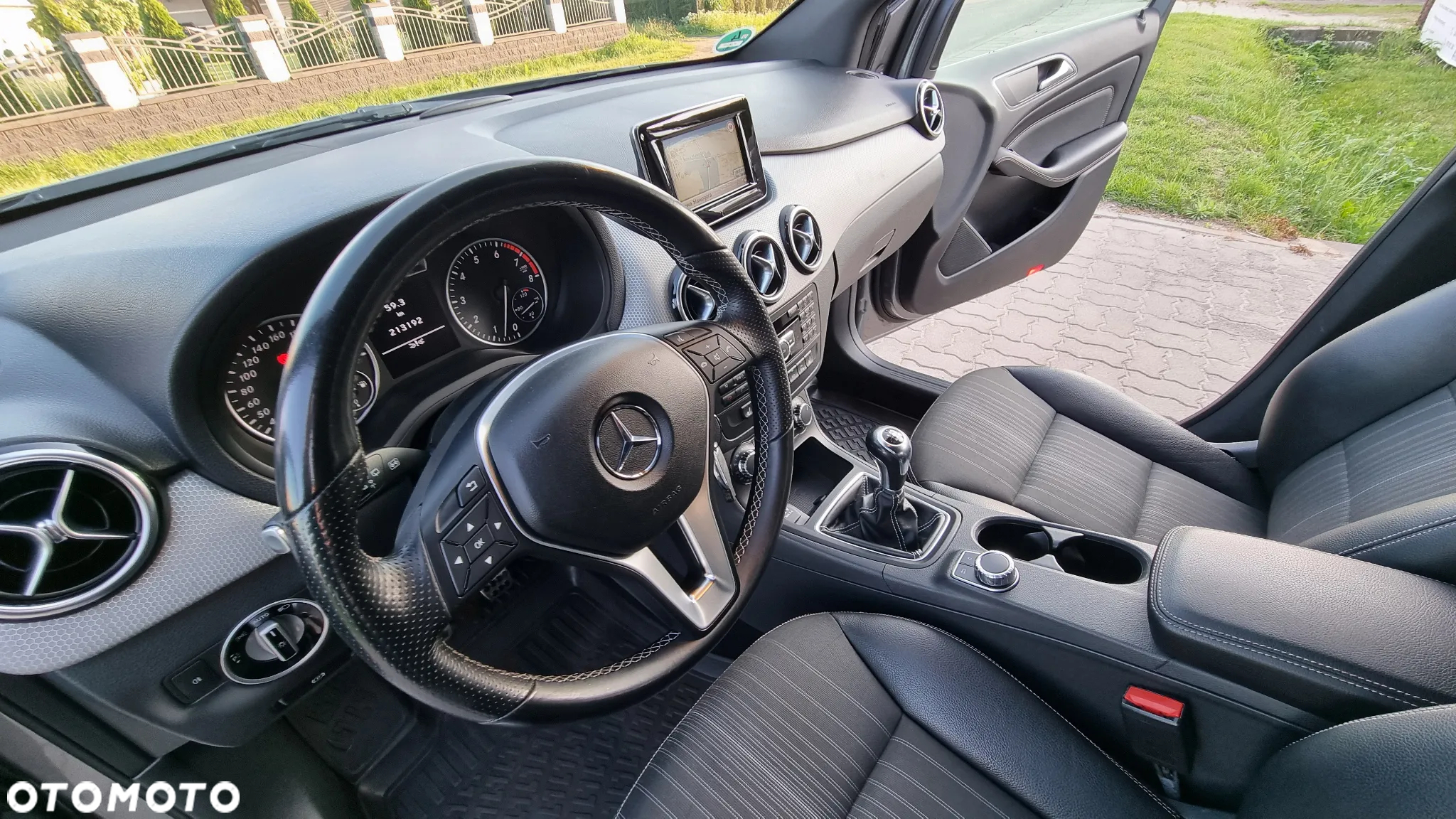 Mercedes-Benz Klasa B 200 AMG Line - 30