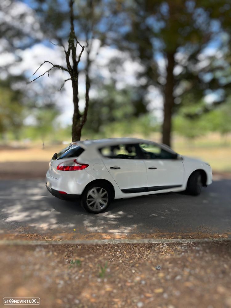 Renault Mégane 1.5 dCi Dynamique - 5