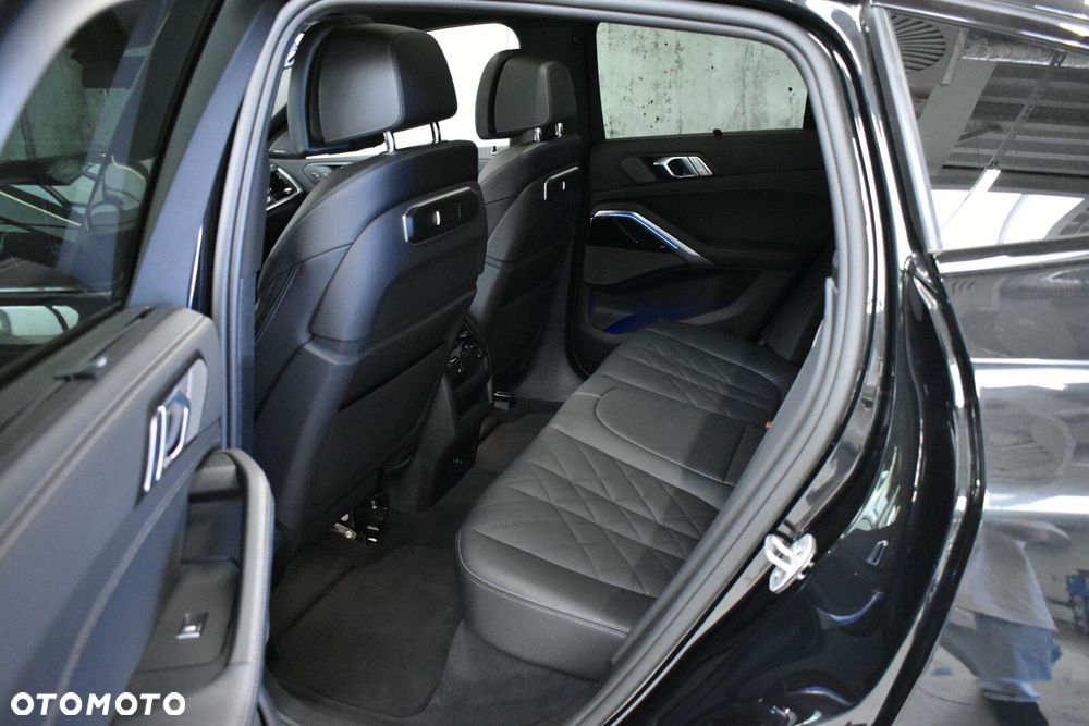 BMW X6 - 25