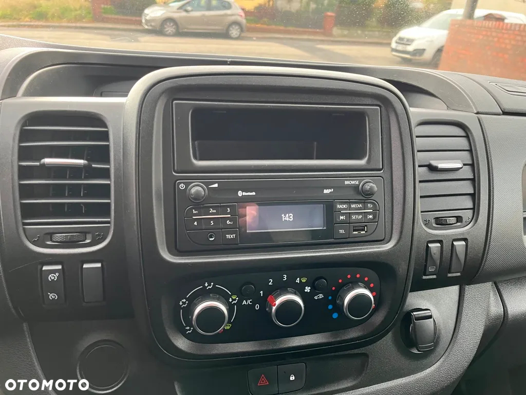 Nissan NV300 - 10