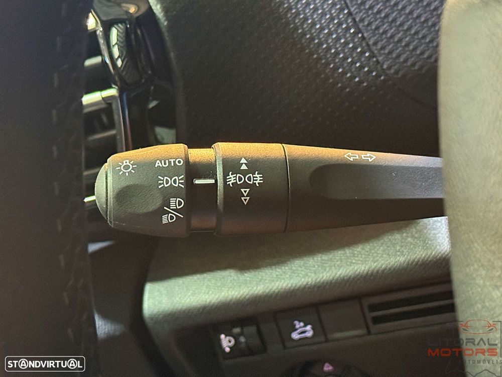 Citroën C4 X 1.2 PureTech Shine EAT8 - 24