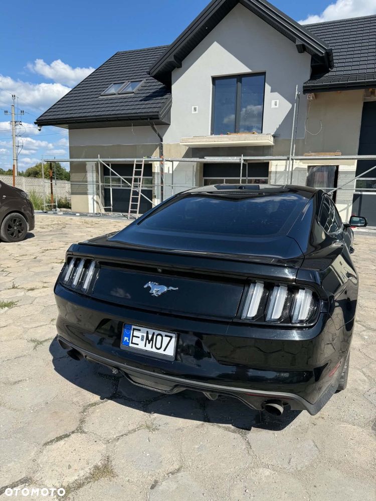 Ford Mustang - 7