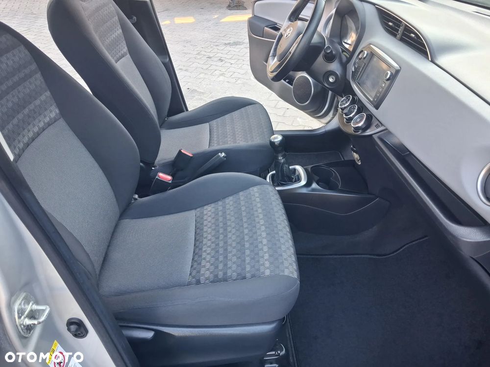 Toyota Yaris 1.0 Premium - 28