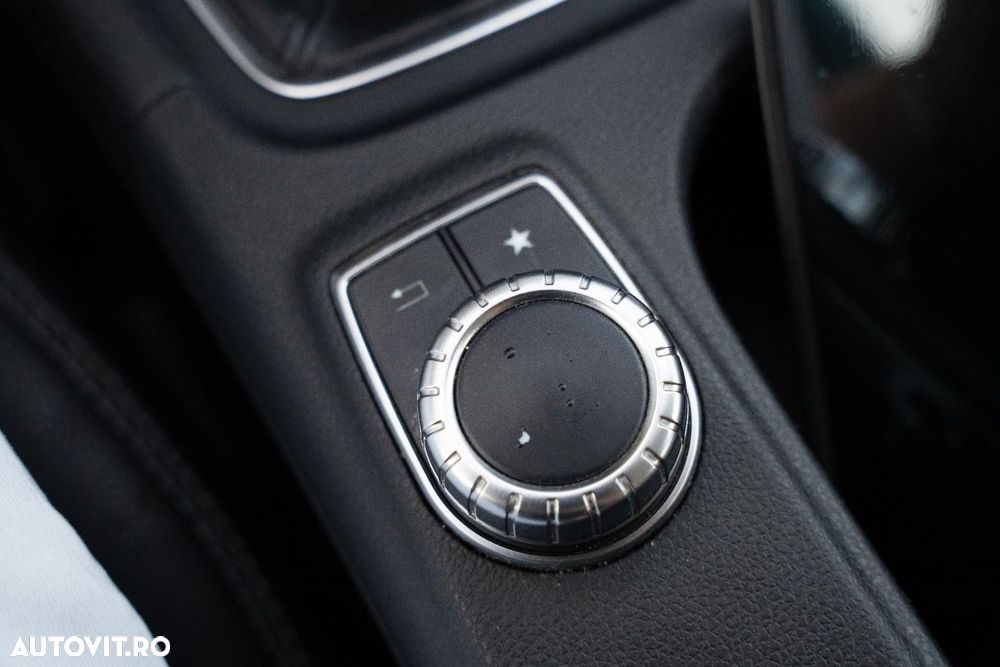 Mercedes-Benz GLA - 20