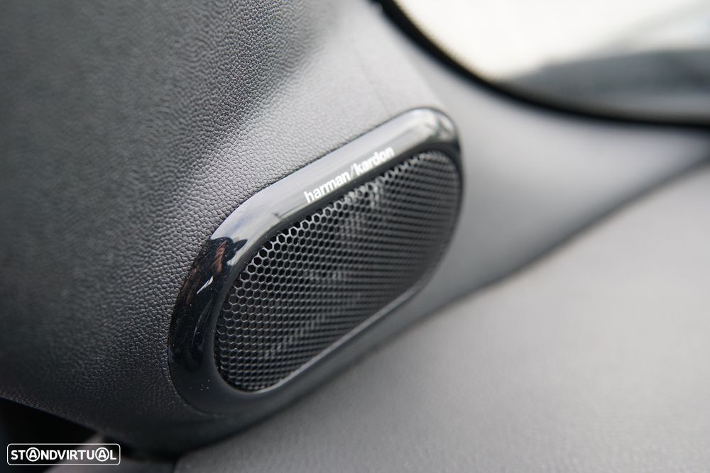 MINI Cabrio John Cooper Works Auto Desportiva - 26