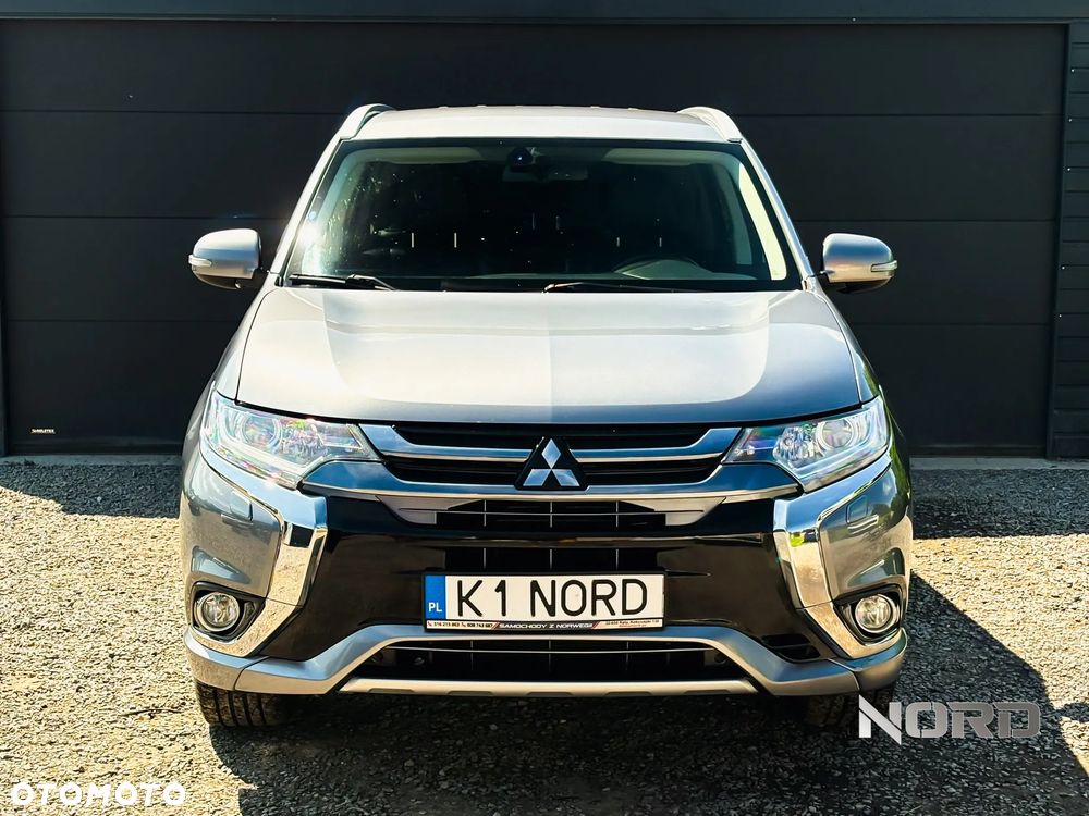 Mitsubishi Outlander 2.0 4WD Plus - 5