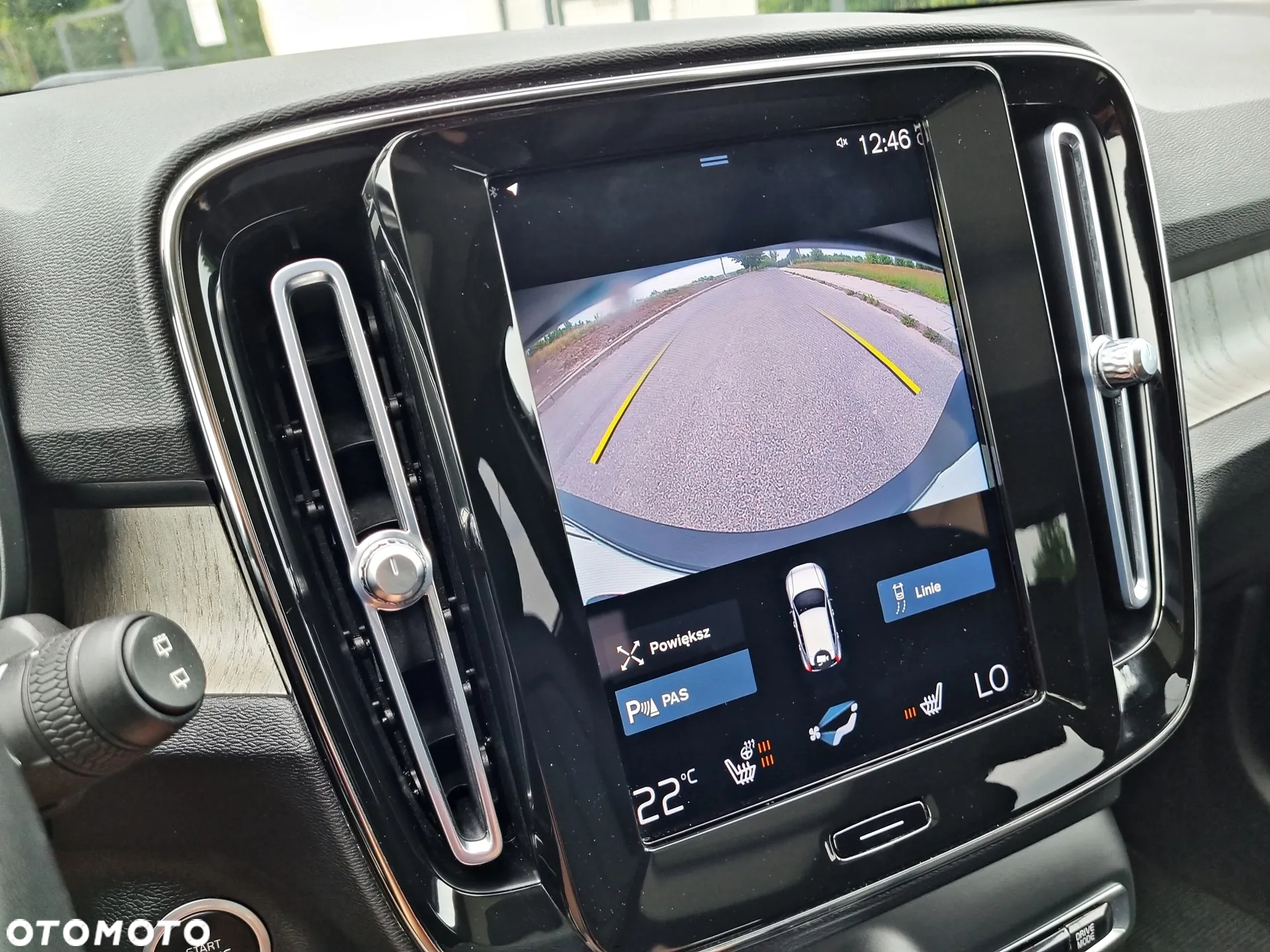 Volvo XC 40 - 25