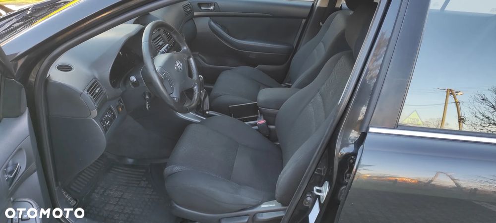 Toyota Avensis 1.8 VVT-i - 7
