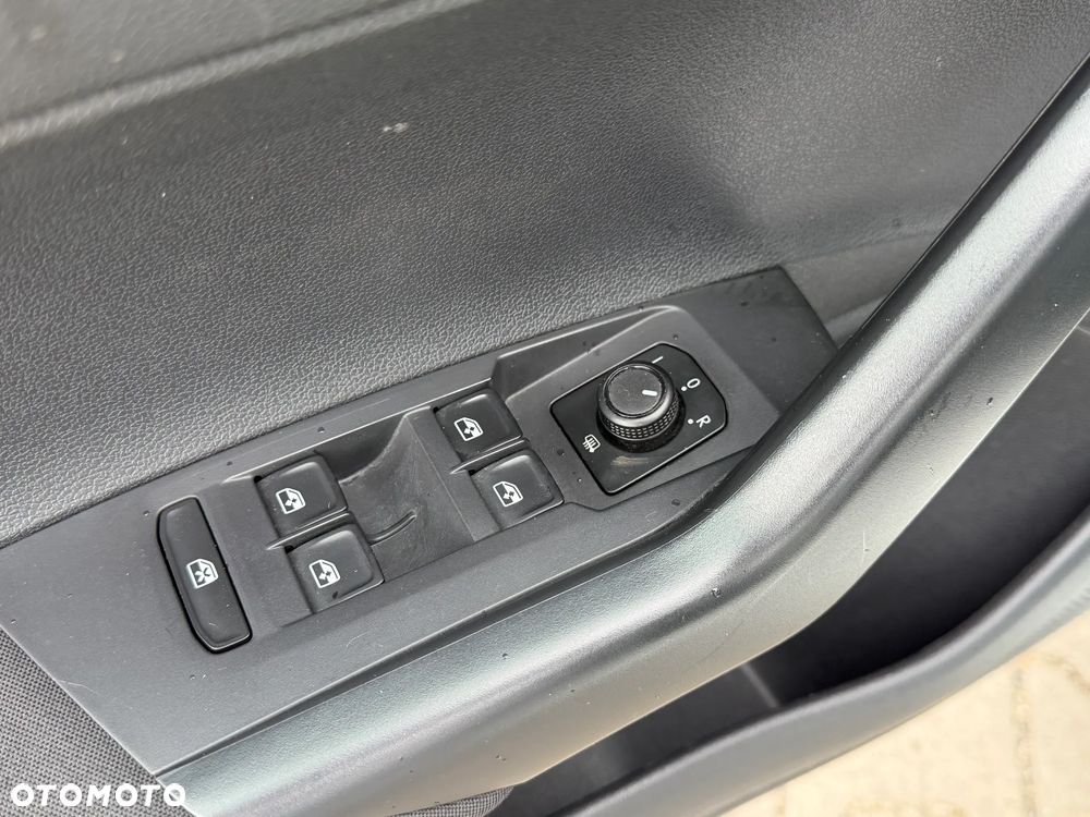 Volkswagen Polo - 12