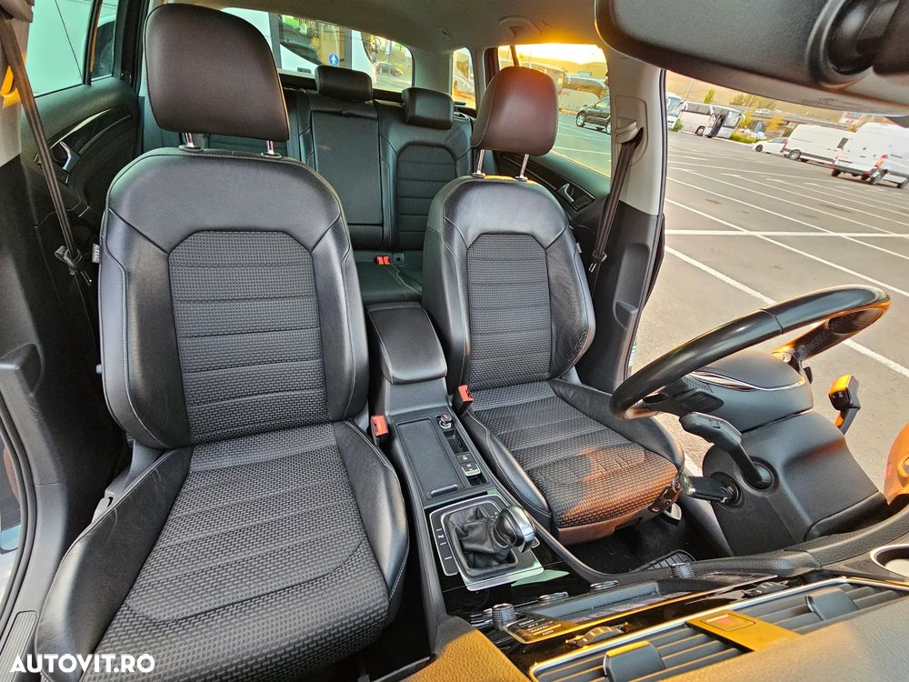 Volkswagen Golf - 2