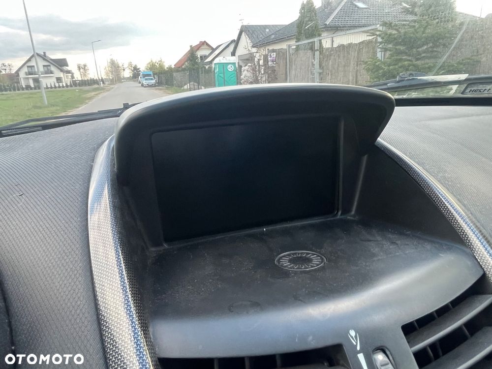 Peugeot 207 90 HDi FAP (Blue Lion) 99G - 16