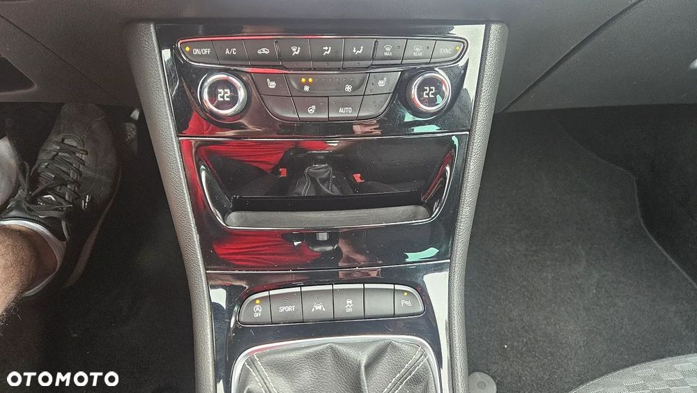 Opel Astra 1.4 Turbo Innovation - 15
