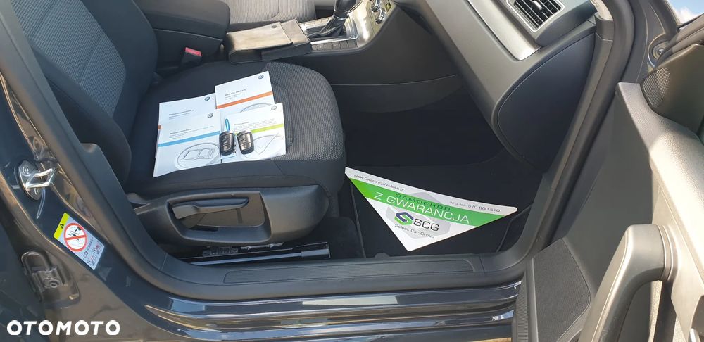 Volkswagen Passat Variant 2.0 TDI DSG BlueMotion Technology Exclusive - 22