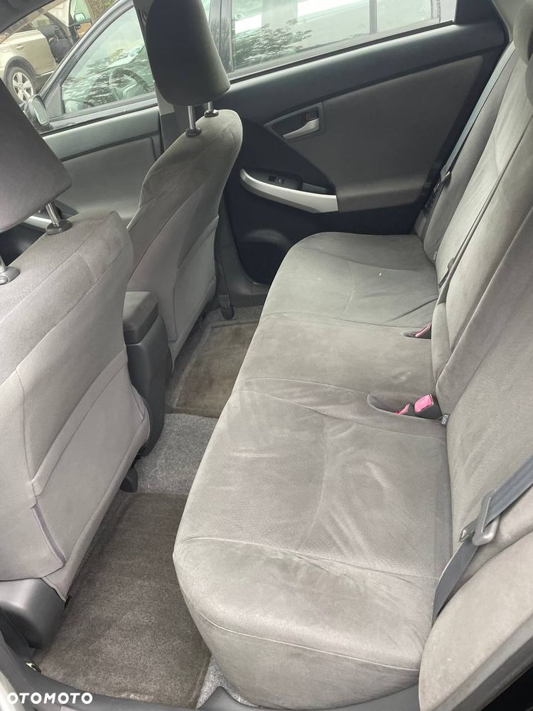 Toyota Prius - 4